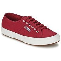 Superga 2750 COTU CLASSIC women\'s Shoes (Trainers) in red