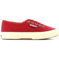 Superga 2750 Sneakers Women Red women\'s Shoes (Trainers) in red