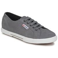 Superga 2950 women\'s Shoes (Trainers) in grey