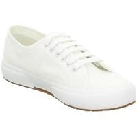 Superga S000010WHITE2750COTU CL901 women\'s Shoes (Trainers) in White