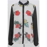 Sweetie Size: M/L black, white & red floral print blouse