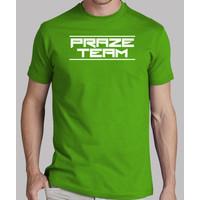 t-shirt top white on green street