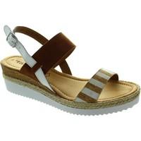 Tamaris 1-28353-28 354 women\'s Sandals in brown