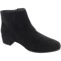 Tamaris 1-25310-27 001 women\'s Low Ankle Boots in black