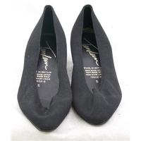 Tandem, size 5 black fabric slip on shoes