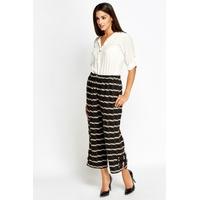 Textured Wide Leg Cropped Trousers