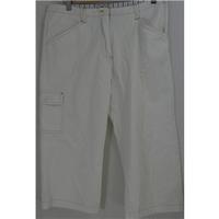 tg size 12 white cropped trousers