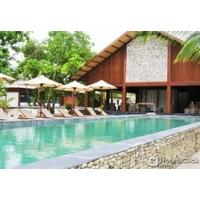 the barefoot eco hotel