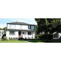 The Abbott Lakehouse Bed and Bre...