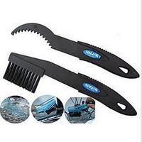 The chain cleaning tools