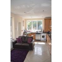 THE BEST HOUSE IN DONCASTER!! No Deposit, low rent, check us out - you will not be disappointed