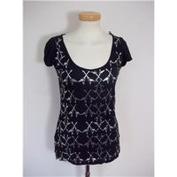 Therapy Size 12 Black Patterned Top