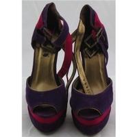 Timeless, size 5 purple & bright pink platform sandals