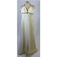 Tia by Benjamin Roberts Cream Halter Neck Wedding Dress Size: US 12 / UK 14 / EUR 42