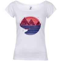 Time 40 T-Shirt MOUNTAINS ARE CALLING women\'s T shirt in white