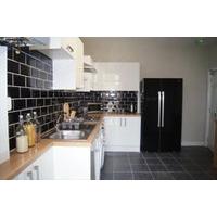 TO LET ROOM WITH EN SUITE AND WIFI 52 JUBILEE ROAD