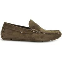 Tommy Hilfiger M2285ONTE 10B men\'s Loafers / Casual Shoes in Brown