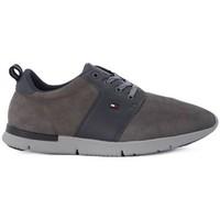 tommy hilfiger toblas mens shoes trainers in brown