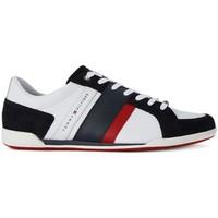 Tommy Hilfiger CROSTA WHITE men\'s Shoes (Trainers) in multicolour