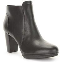 Tommy Hilfiger J1285AKIMA 8A women\'s Low Ankle Boots in Black
