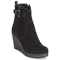 Tommy Hilfiger NATALIE 8B women\'s Low Ankle Boots in black