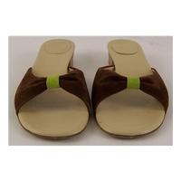 Toast - Size: 7 - Brown - Sandals