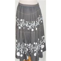 Toast - size 14 - grey/black/white- full skirt