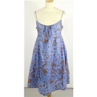 Topshop \'Bold Bright\' Bank Holiday Dress Size 10 Featuring A Chambray Blue Ornate Floral Print
