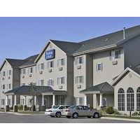 Travelodge & Suites Fargo Moorhead