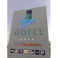 Tropixx Motel & Restaurant