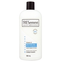 TRESemmé® Moisture Rich Conditioner 900ml