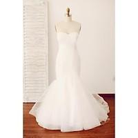 Trumpet / Mermaid Wedding Dress Vintage Inspired Sweep / Brush Train Sweetheart Tulle with Button Criss-Cross