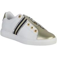 Trussardi 79S523_292_GOLD-WH-BLK women\'s Shoes (Trainers) in white