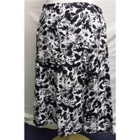 tu sainsburys size 12 black and white knee length skirt