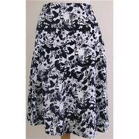 TU size 16 black and white floral summer skirt