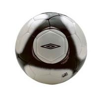 umbro dynamis pro flight football