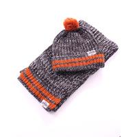 Unisex Tokyo Laundry Chamrousse Hat and Scarf Set in grey