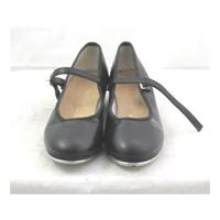 unbranded size 2 black tap shoes