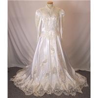 Unknown Size 16 Ivory Full skirt wedding dress