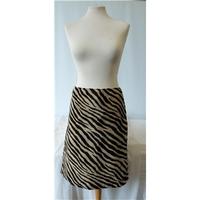 UNITED COLORS OF BENETTON - Animal print A-line skirt - Size: 8