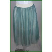 Unbranded - Size: 6 - Green - Knee length skirt
