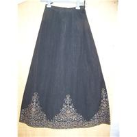 unbranded size 8 black long skirt