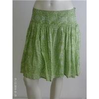 Unbranded - Size: 12 - Green - Patterned skirt