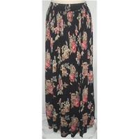 Unbranded - Black with floral print - Long skirt