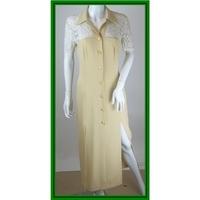 Unbranded - Size: 10 - Beige - Vintage Dress