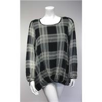 Unbranded Size 14 Black Checked Gypsy Top Unbranded