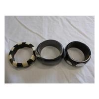 unbranded set of three black bangles