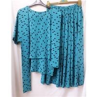 Upper Bracket by Roberts - Size: M - Teal - Silk skirt suit