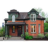 Van Gali\'s Cafe & Inn