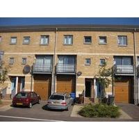 Very nice large room (almost en suite) in modern house on orwell quay in centre of ipswich
